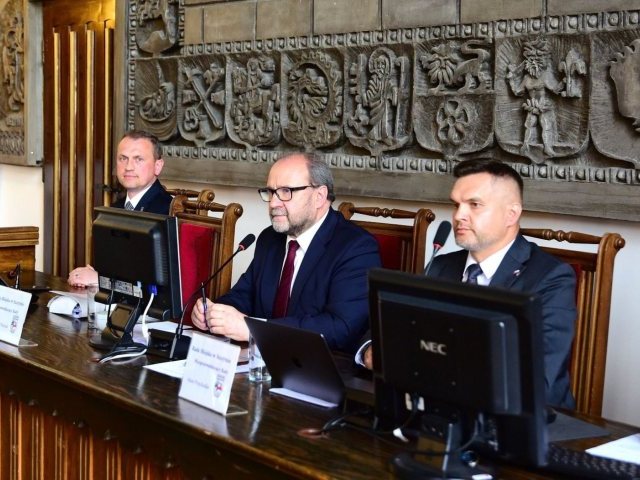 Radni wracają po wakacjach. Finanse Szczytna na półmetku. Jest nadwyżka, ale radni przyjrzą się też zadłużeniu